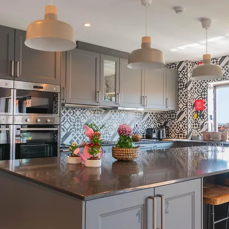 7min To Uni Se-velha - Ac - Work Desk - 300mbs Wifi - 4 Alojamento de Acomodação e Pequeno-almoço Coimbra