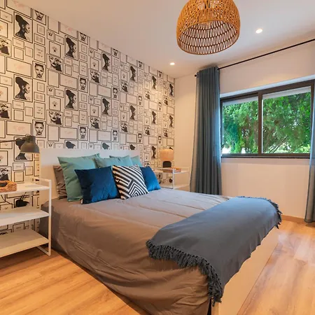 7min To Uni Se-velha - Ac - Work Desk - 300mbs Wifi - 4 לינה וארוחת בוקר *