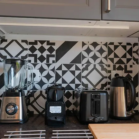 7min To Uni Se-velha - Ac - Work Desk - 300mbs Wifi - 4 4*