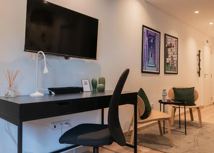 7min To Uni Se-velha - Ac - Work Desk - 300mbs Wifi - 4 B&B